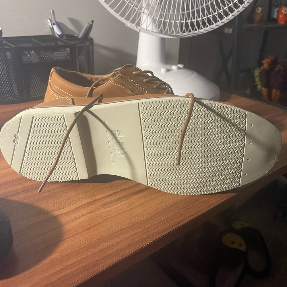 Worn once Brand-Nunn Bush comfort gel with memory foam